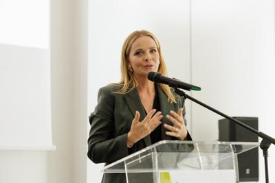 Kongres Gospodarczy to jedno z najważniejszych spotkań świata biznesu, samorządu i nauki w Lubuskiem. To właśnie tu uczestnicy szukają inspiracji, nowych technologii i kierunków rozwoju, skupiając się na kluczowych specjalizacjach regionu: innowacyjnym przemyśle, zielonej gospodarce oraz zdrowiu i jakości życia.