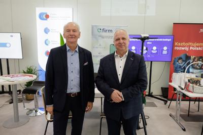 Kongres Gospodarczy to jedno z najważniejszych spotkań świata biznesu, samorządu i nauki w Lubuskiem. To właśnie tu uczestnicy szukają inspiracji, nowych technologii i kierunków rozwoju, skupiając się na kluczowych specjalizacjach regionu: innowacyjnym przemyśle, zielonej gospodarce oraz zdrowiu i jakości życia.