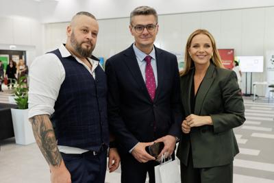 Kongres Gospodarczy to jedno z najważniejszych spotkań świata biznesu, samorządu i nauki w Lubuskiem. To właśnie tu uczestnicy szukają inspiracji, nowych technologii i kierunków rozwoju, skupiając się na kluczowych specjalizacjach regionu: innowacyjnym przemyśle, zielonej gospodarce oraz zdrowiu i jakości życia.
