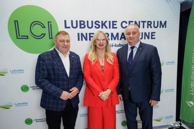 Kongres Gospodarczy to jedno z najważniejszych spotkań świata biznesu, samorządu i nauki w Lubuskiem. To właśnie tu uczestnicy szukają inspiracji, nowych technologii i kierunków rozwoju, skupiając się na kluczowych specjalizacjach regionu: innowacyjnym przemyśle, zielonej gospodarce oraz zdrowiu i jakości życia.