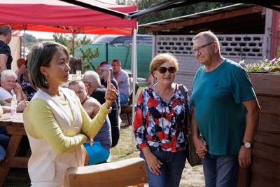 Jak co roku biesiada połączyła degustację lokalnych specjałów z integracją mieszkańców i promocją tradycji. Sprzyjająca pogoda, muzyka i radosna atmosfera sprawiły, że wydarzenie zakończyło się pełnym sukcesem.