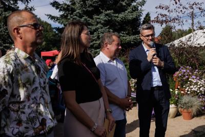 Jak co roku biesiada połączyła degustację lokalnych specjałów z integracją mieszkańców i promocją tradycji. Sprzyjająca pogoda, muzyka i radosna atmosfera sprawiły, że wydarzenie zakończyło się pełnym sukcesem.