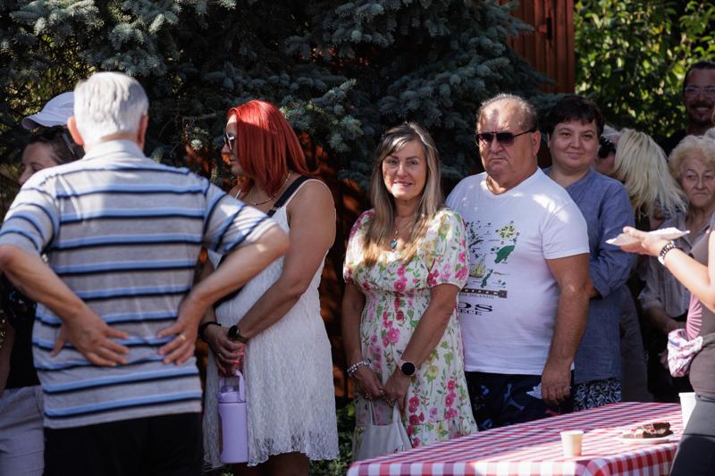 Jak co roku biesiada połączyła degustację lokalnych specjałów z integracją mieszkańców i promocją tradycji. Sprzyjająca pogoda, muzyka i radosna atmosfera sprawiły, że wydarzenie zakończyło się pełnym sukcesem.