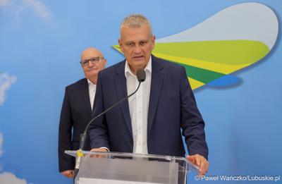 Uczestnicy konferencji prasowej zapowiadającej II Święto Produktu Regionalnego Powiatu Nowosolskiego