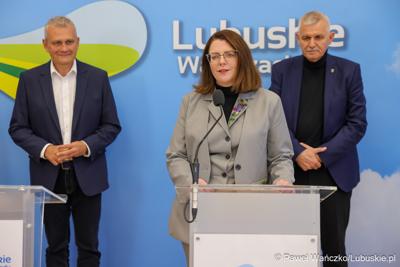 Uczestnicy konferencji prasowej zapowiadającej II Święto Produktu Regionalnego Powiatu Nowosolskiego