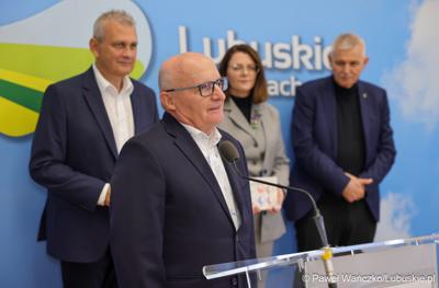 Uczestnicy konferencji prasowej zapowiadającej II Święto Produktu Regionalnego Powiatu Nowosolskiego