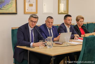 Marszałek Sebastian Ciemnoczołowski wystapił na sesji Radny Gminy Zabór