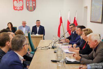 Marszałek Sebastian Ciemnoczołowski wystapił na sesji Radny Gminy Zabór