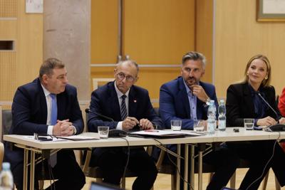 W Urzędzie Marszałkowskim Województwa Lubuskiego w Zielonej Górze rozpoczęła obrady Sejmowa Komisja Infrastruktury