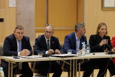 W Urzędzie Marszałkowskim Województwa Lubuskiego w Zielonej Górze rozpoczęła obrady Sejmowa Komisja Infrastruktury