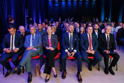 W Centrum Kształcenia Zawodowego i Ustawicznego „Elektryk” w Nowej Soli odbyła się konferencja z okazji otwarcia Branżowego Centrum Umiejętności w dziedzinie elektromobilności. W wydarzeniu wziął udział wicemarszałek Grzegorz Potęga.