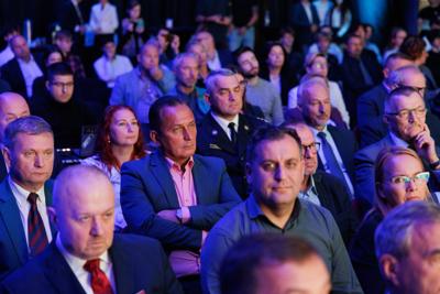 W Centrum Kształcenia Zawodowego i Ustawicznego „Elektryk” w Nowej Soli odbyła się konferencja z okazji otwarcia Branżowego Centrum Umiejętności w dziedzinie elektromobilności. W wydarzeniu wziął udział wicemarszałek Grzegorz Potęga.