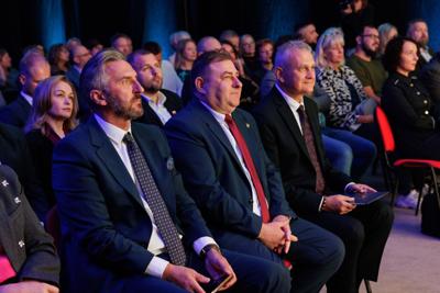 W Centrum Kształcenia Zawodowego i Ustawicznego „Elektryk” w Nowej Soli odbyła się konferencja z okazji otwarcia Branżowego Centrum Umiejętności w dziedzinie elektromobilności. W wydarzeniu wziął udział wicemarszałek Grzegorz Potęga.