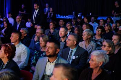 W Centrum Kształcenia Zawodowego i Ustawicznego „Elektryk” w Nowej Soli odbyła się konferencja z okazji otwarcia Branżowego Centrum Umiejętności w dziedzinie elektromobilności. W wydarzeniu wziął udział wicemarszałek Grzegorz Potęga.