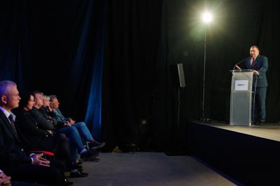 W Centrum Kształcenia Zawodowego i Ustawicznego „Elektryk” w Nowej Soli odbyła się konferencja z okazji otwarcia Branżowego Centrum Umiejętności w dziedzinie elektromobilności. W wydarzeniu wziął udział wicemarszałek Grzegorz Potęga.