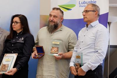 Nagrody "Perła 2025" 

Lubuska Perła Turystyczna to wyróżnienie dla atrakcyjnych, innowacyjnych, przyjaznych turystom produktów – wydarzeń, miejsc czy usług.