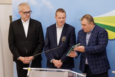 Nagrody "Perła 2025" 

Lubuska Perła Turystyczna to wyróżnienie dla atrakcyjnych, innowacyjnych, przyjaznych turystom produktów – wydarzeń, miejsc czy usług.