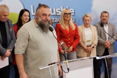 Nagrody "Perła 2025" 

Lubuska Perła Turystyczna to wyróżnienie dla atrakcyjnych, innowacyjnych, przyjaznych turystom produktów – wydarzeń, miejsc czy usług.