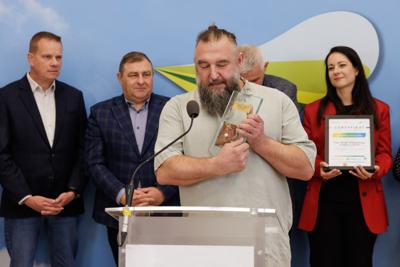 Nagrody "Perła 2025" 

Lubuska Perła Turystyczna to wyróżnienie dla atrakcyjnych, innowacyjnych, przyjaznych turystom produktów – wydarzeń, miejsc czy usług.
