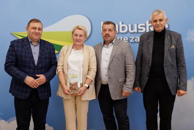 Nagrody "Perła 2025" 

Lubuska Perła Turystyczna to wyróżnienie dla atrakcyjnych, innowacyjnych, przyjaznych turystom produktów – wydarzeń, miejsc czy usług.