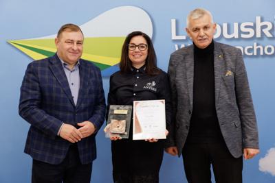 Nagrody "Perła 2025" 

Lubuska Perła Turystyczna to wyróżnienie dla atrakcyjnych, innowacyjnych, przyjaznych turystom produktów – wydarzeń, miejsc czy usług.