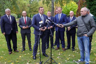 W piątek, 10 października 2025 roku w Hotelu Nadodrzański Dwór w Nowej Soli odbyła się debata pt. „Aktualna sytuacja w rolnictwie”, zorganizowana w ramach Gali Lubuskiego Złotego Kłosa. 