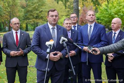 W piątek, 10 października 2025 roku w Hotelu Nadodrzański Dwór w Nowej Soli odbyła się debata pt. „Aktualna sytuacja w rolnictwie”, zorganizowana w ramach Gali Lubuskiego Złotego Kłosa. 