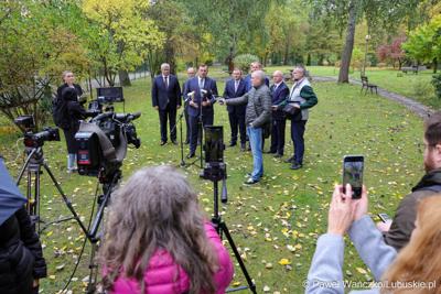W piątek, 10 października 2025 roku w Hotelu Nadodrzański Dwór w Nowej Soli odbyła się debata pt. „Aktualna sytuacja w rolnictwie”, zorganizowana w ramach Gali Lubuskiego Złotego Kłosa. 