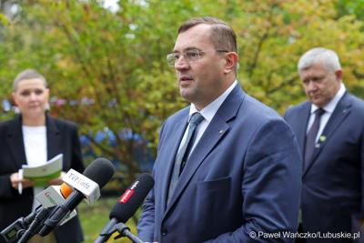 W piątek, 10 października 2025 roku w Hotelu Nadodrzański Dwór w Nowej Soli odbyła się debata pt. „Aktualna sytuacja w rolnictwie”, zorganizowana w ramach Gali Lubuskiego Złotego Kłosa. 