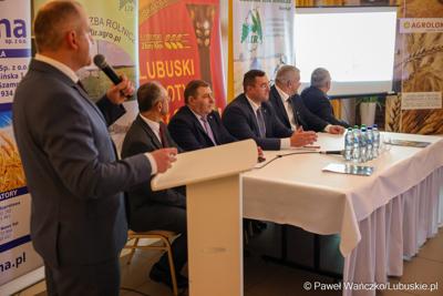 W piątek, 10 października 2025 roku w Hotelu Nadodrzański Dwór w Nowej Soli odbyła się debata pt. „Aktualna sytuacja w rolnictwie”, zorganizowana w ramach Gali Lubuskiego Złotego Kłosa. 