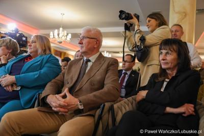 W piątek, 10 października 2025 roku w Hotelu Nadodrzański Dwór w Nowej Soli odbyła się debata pt. „Aktualna sytuacja w rolnictwie”, zorganizowana w ramach Gali Lubuskiego Złotego Kłosa. 