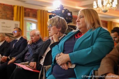 W piątek, 10 października 2025 roku w Hotelu Nadodrzański Dwór w Nowej Soli odbyła się debata pt. „Aktualna sytuacja w rolnictwie”, zorganizowana w ramach Gali Lubuskiego Złotego Kłosa. 