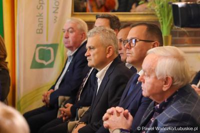 W piątek, 10 października 2025 roku w Hotelu Nadodrzański Dwór w Nowej Soli odbyła się debata pt. „Aktualna sytuacja w rolnictwie”, zorganizowana w ramach Gali Lubuskiego Złotego Kłosa. 