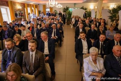 W piątek, 10 października 2025 roku w Hotelu Nadodrzański Dwór w Nowej Soli odbyła się debata pt. „Aktualna sytuacja w rolnictwie”, zorganizowana w ramach Gali Lubuskiego Złotego Kłosa. 