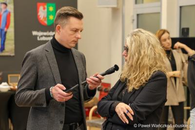 Podczas konferencji prasowej we wtorek (14 października 2025 r.) w Urzędzie Marszałkowskim w Zielonej Górze przypomniano o naborze na tegoroczne stypendia dla studentów kierunków medycznych
