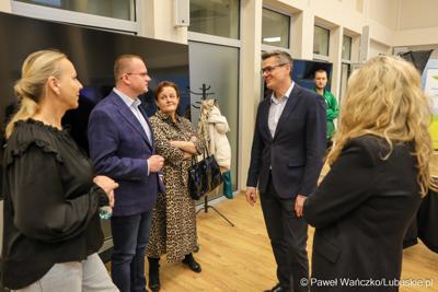 Podczas konferencji prasowej we wtorek (14 października 2025 r.) w Urzędzie Marszałkowskim w Zielonej Górze przypomniano o naborze na tegoroczne stypendia dla studentów kierunków medycznych
