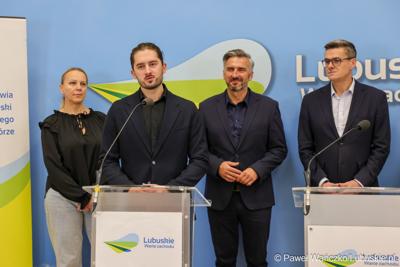 Podczas konferencji prasowej we wtorek (14 października 2025 r.) w Urzędzie Marszałkowskim w Zielonej Górze przypomniano o naborze na tegoroczne stypendia dla studentów kierunków medycznych
