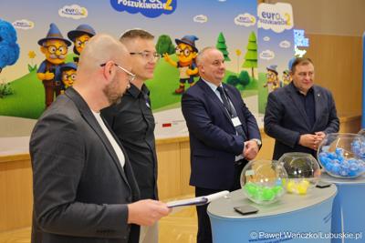 Zwycięzców w trzech kategoriach głównych i czterech dodatkowych pomagali wyłonić wicemarszałkowie województwa lubuskiego – Grzegorz Potęga i Hubert Harasimowicz.

