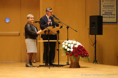 Marszałek województwa lubuskiego Sebastian Ciemnoczołowski oraz członkini zarządu Anna Chinalska