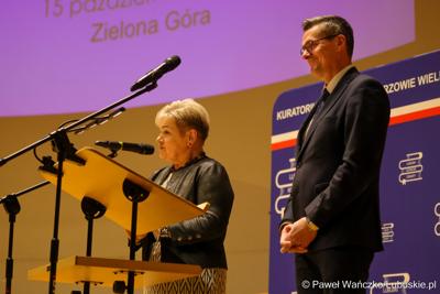 Marszałek województwa lubuskiego Sebastian Ciemnoczołowski oraz członkini zarządu Anna Chinalska