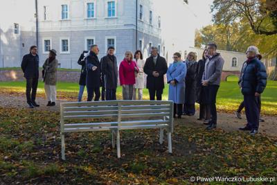 Odnowiony park, położony przy Centrum Leczenia Dzieci i Młodzieży, został oficjalnie zaprezentowany 20 października 2025 r. Zanim jednak doszło do symbolicznego otwarcia terenu, już był on chętnie odwiedzany. 