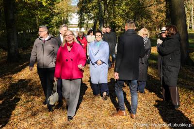 Odnowiony park, położony przy Centrum Leczenia Dzieci i Młodzieży, został oficjalnie zaprezentowany 20 października 2025 r. Zanim jednak doszło do symbolicznego otwarcia terenu, już był on chętnie odwiedzany. 