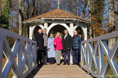 Odnowiony park, położony przy Centrum Leczenia Dzieci i Młodzieży w Zaborze, został oficjalnie zaprezentowany 20 października 2025 r. Zanim jednak doszło do symbolicznego otwarcia terenu, już był on chętnie odwiedzany. 
