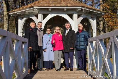 Odnowiony park, położony przy Centrum Leczenia Dzieci i Młodzieży, został oficjalnie zaprezentowany 20 października 2025 r. Zanim jednak doszło do symbolicznego otwarcia terenu, już był on chętnie odwiedzany. 
