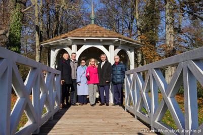 Odnowiony park, położony przy Centrum Leczenia Dzieci i Młodzieży, został oficjalnie zaprezentowany 20 października 2025 r. Zanim jednak doszło do symbolicznego otwarcia terenu, już był on chętnie odwiedzany. 