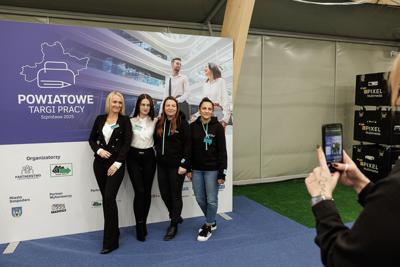 Powiatowy Urząd Pracy w Żaganiu wraz z Partnerstwem Lokalnych Pracodawców zorganizował po raz pierwszy Powiatowe Targi Pracy.
