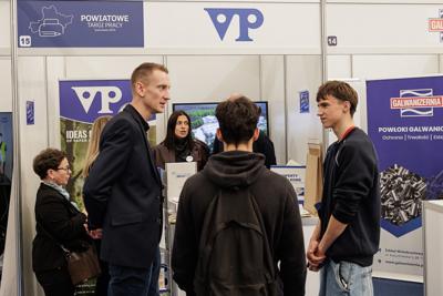 Powiatowy Urząd Pracy w Żaganiu wraz z Partnerstwem Lokalnych Pracodawców zorganizował po raz pierwszy Powiatowe Targi Pracy.