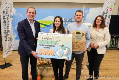 28 października 2025 r. podczas konferencji prasowej w urzędzie marszałkowskim w Zielonej Górze poznaliśmy wyniki konkursu „Ulubiony Producent Lubuski 2025”. 