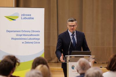 Utrzymanie dobrego zdrowia psychicznego stanowi jeden z najważniejszych warunków
zachowania wysokiej jakości życia osób starszych