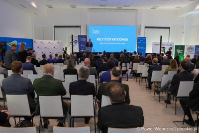 Uczestnicy pierwszego dnia 11. Kongresu Klastrów Polskich w Parku Technologii Kosmicznych w Zielonej Górze-Nowym Kisielinie